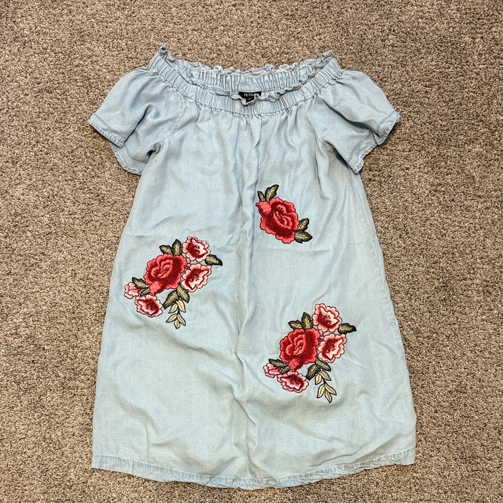 a.n.a women’s XS Casual Dress - Light Blue with Red Floral Embroidery